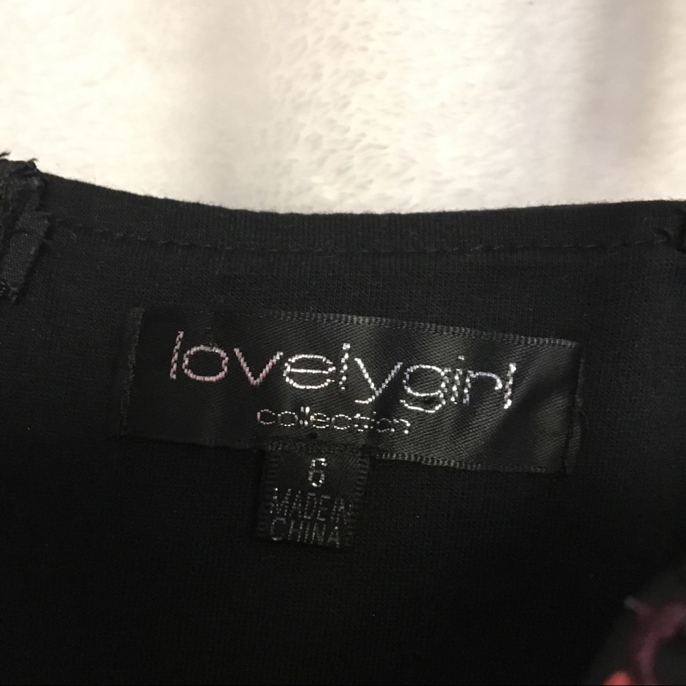 Embroidered Tank Top - Picture 6 of 6